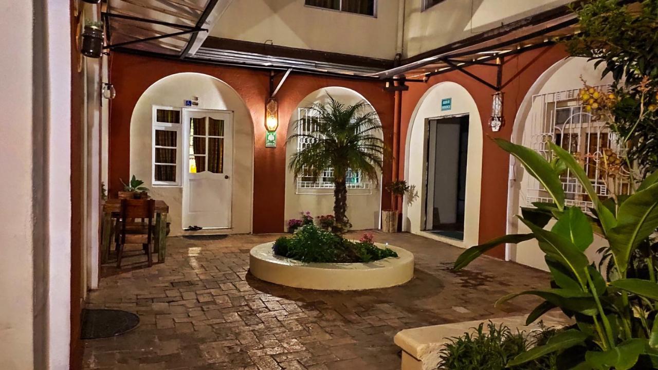 Hostal Yakumama Куенка Екстер'єр фото