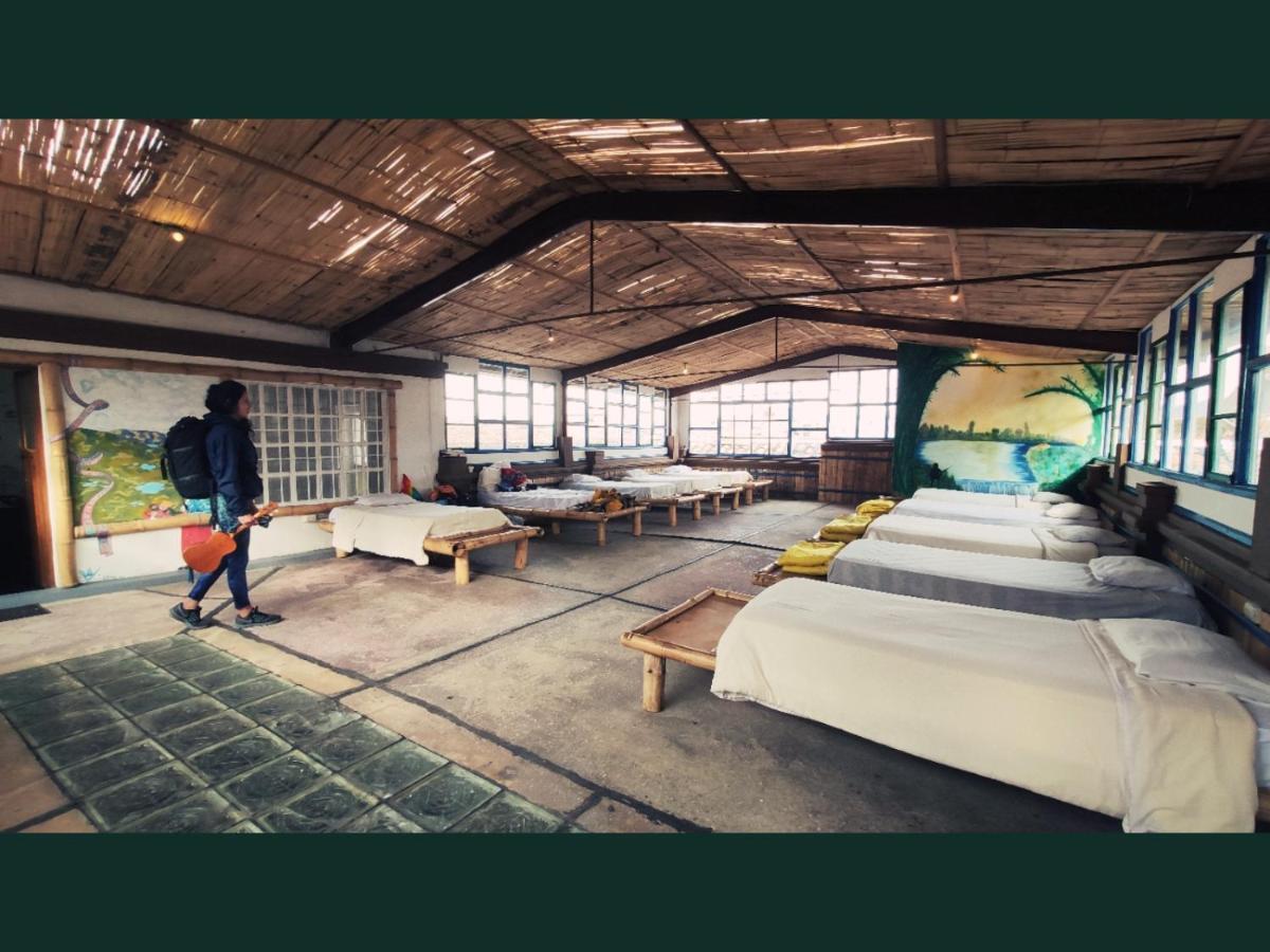 Hostal Yakumama Куенка Екстер'єр фото