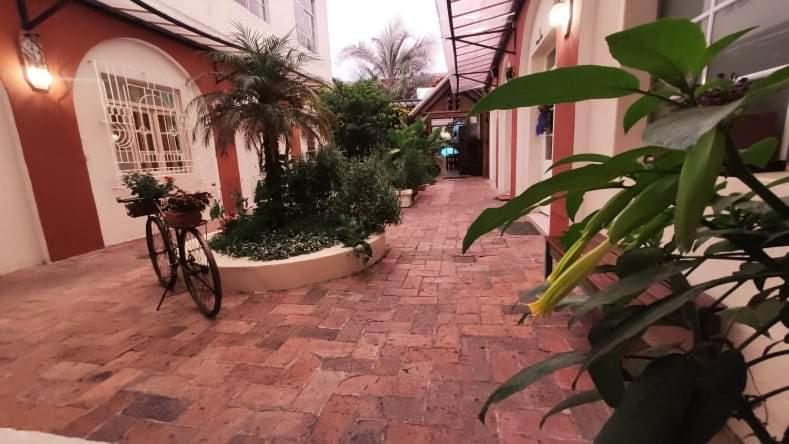 Hostal Yakumama Куенка Екстер'єр фото