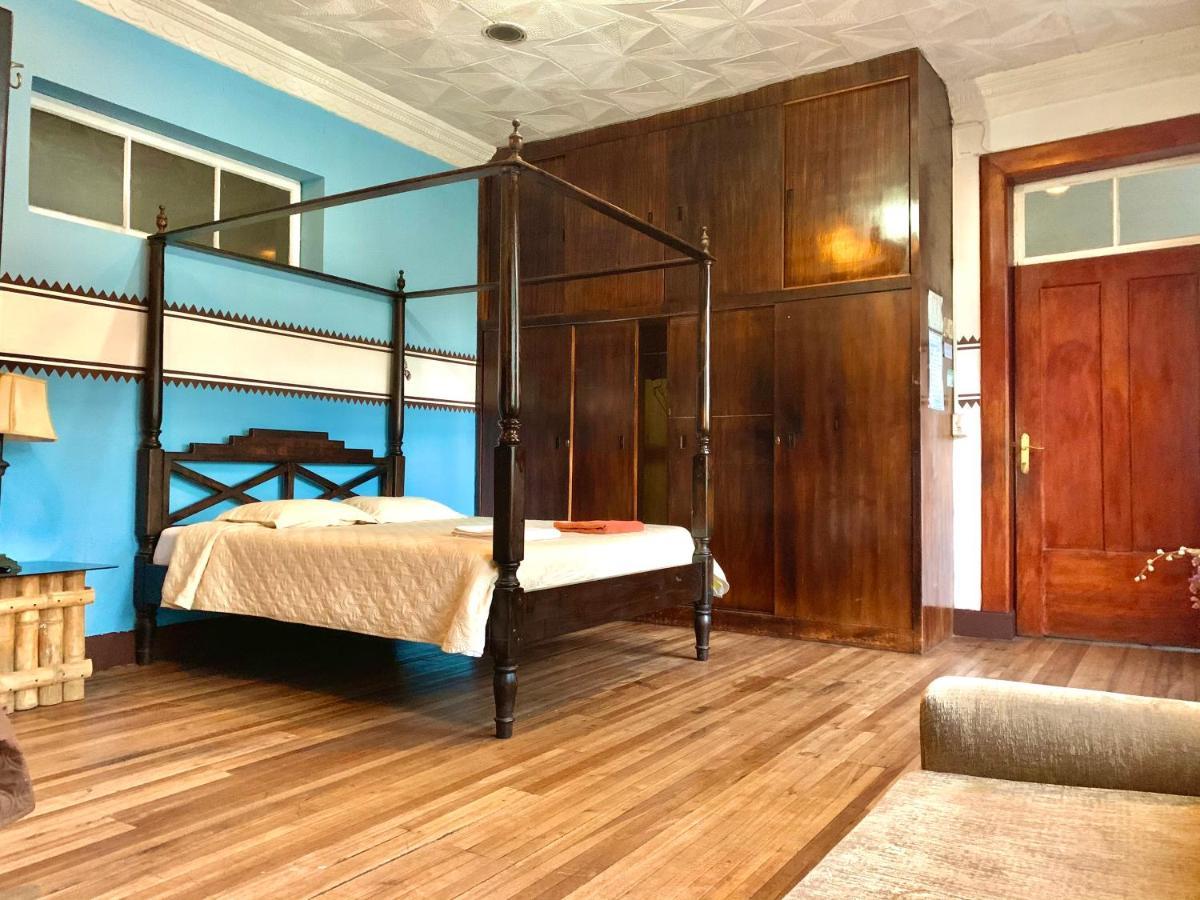 Hostal Yakumama Куенка Екстер'єр фото