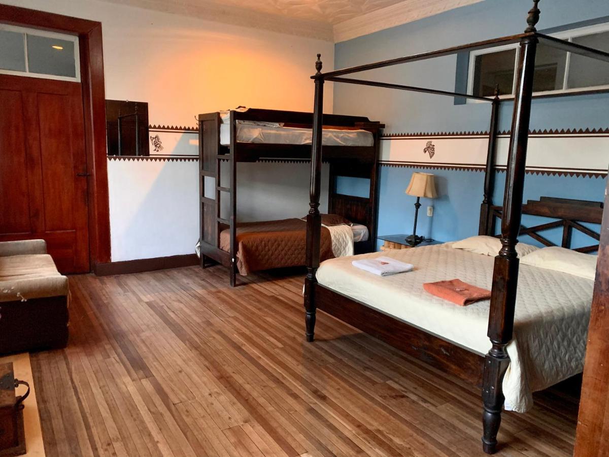 Hostal Yakumama Куенка Екстер'єр фото