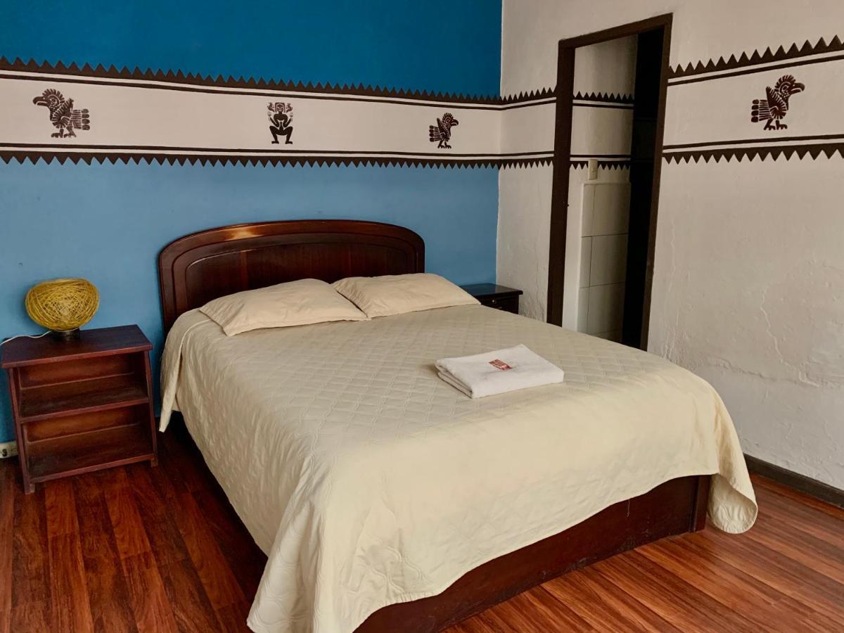 Hostal Yakumama Куенка Екстер'єр фото