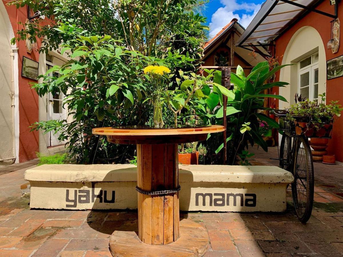 Hostal Yakumama Куенка Екстер'єр фото