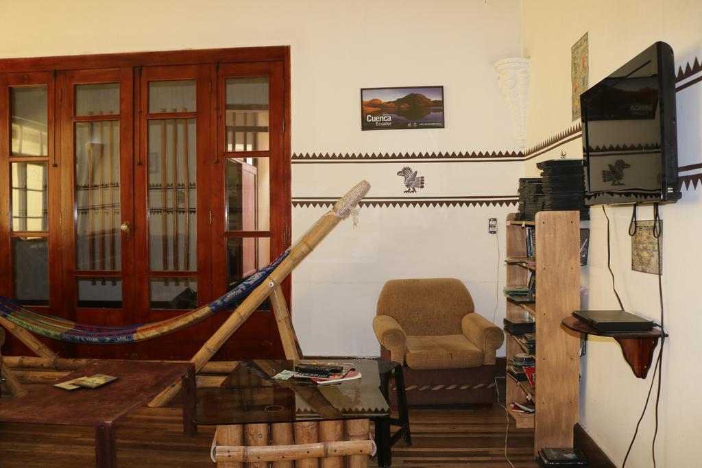 Hostal Yakumama Куенка Екстер'єр фото